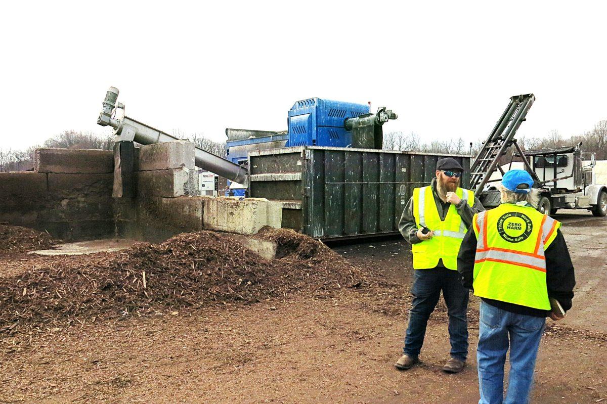 Steve Birchfield explains the Prince George’s County Organics Processing Facility’s depackaging machine.
Photo credit: Paul Ruffins